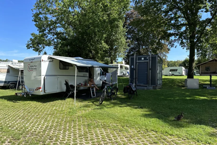 Naturistencamping Nederland camperplaats met prive sanitair 6