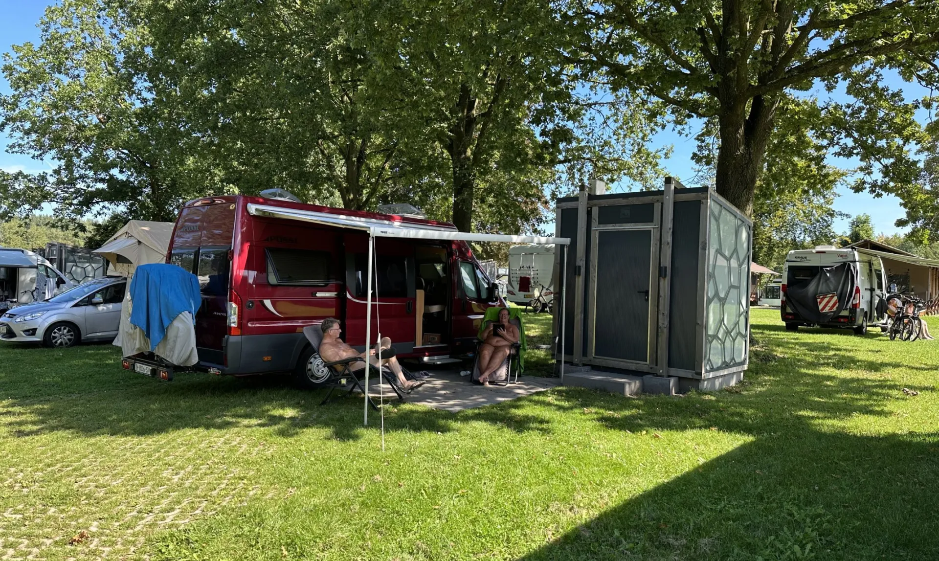 Naturistencamping Nederland camperplaats met prive sanitair 3