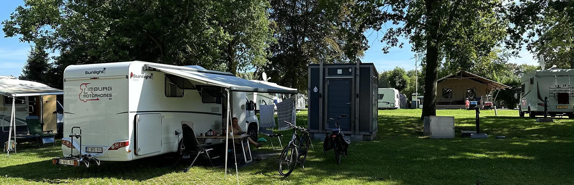 Naturistencamping Nederland camperplaats met prive sanitair 8