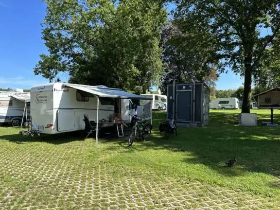 Naturistencamping Nederland camperplaats met prive sanitair 6