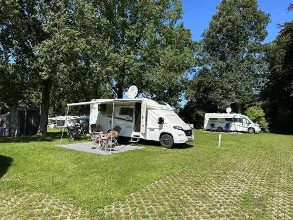 Naturistencamping Nederland camperplaats verhard 9