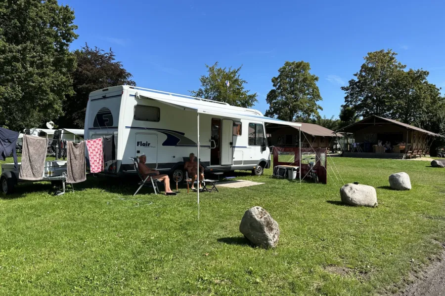 Naturistencamping Nederland camperplaats verhard 1