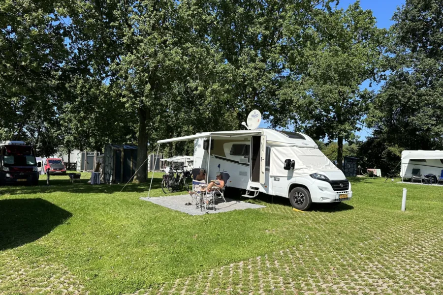 Naturistencamping Nederland camperplaats verhard 4