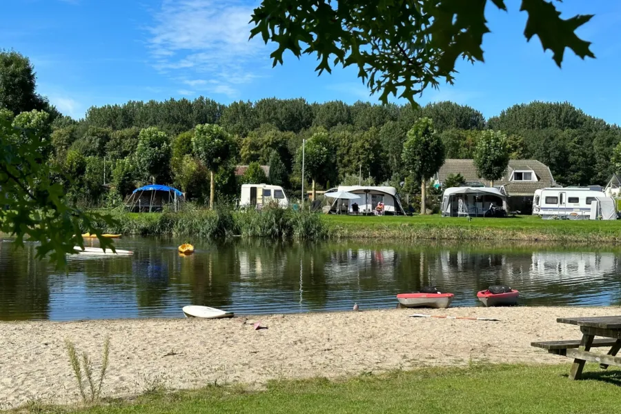 Naturistencamping Nederland Vijver kamperen 13