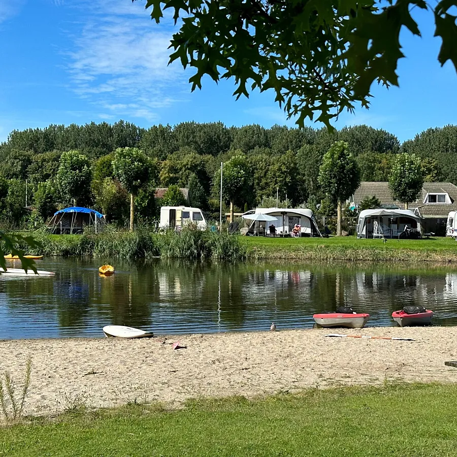 Naturistencamping Nederland Vijver kamperen 13