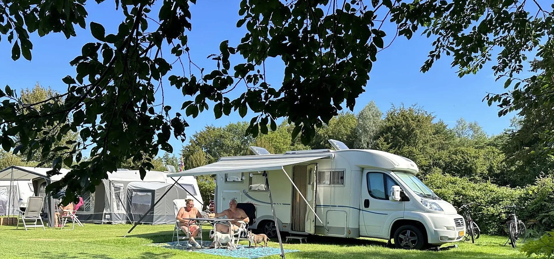 Naturistencamping met hond