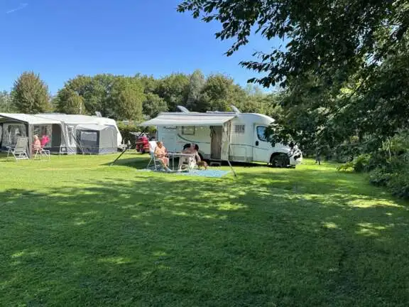 Naturistencamping met hond